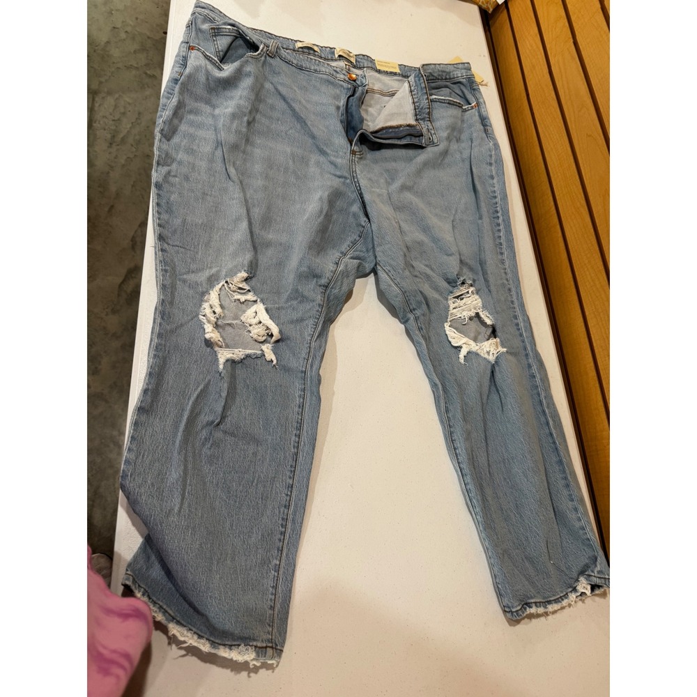 Universal Thread Womens 90s Vintage Straight Distressed Jeans Light Wash Size 30